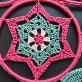 Haakpatroon Mandala Kerstboom rood
