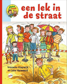 KLAPWIJK, Vrouwke - Een lek in de straat