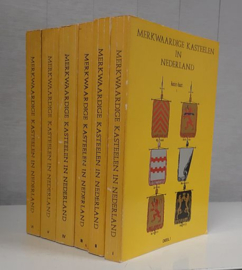 LENNEP, J. van/HOFDIJK, W.J. - Merkwaardige kasteelen in Nederland