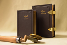 Bijbel met uitleg MIDDEL 170 x 240 mm, in luxe leren band en cassette - ZONDER sloten
