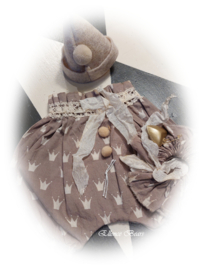 POMPOM BROEKJE MET KRAAGJE