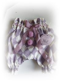 POMPOM BROEKJE MET KRAAGJE