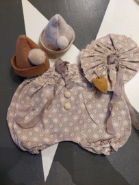 POMPOM BROEKJE MET KRAAGJE
