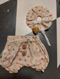 POMPOM BROEKJE MET KRAAGJE