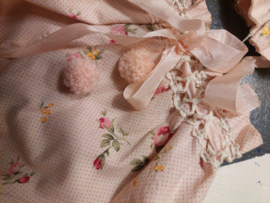 POMPOM BROEKJE MET KRAAGJE