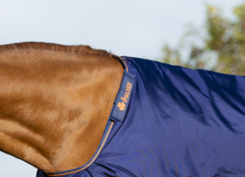 BUCAS KLITTENBANDSLUITING HALS THERAPY LOGO NAVY ORANGE