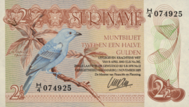 Suriname  PLS18.1.c 2 1/2 Gulden 1985