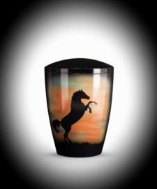 Paarden urn met air brush tekening