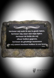 Gedenksteen(urn) met tekst "herinner mij"