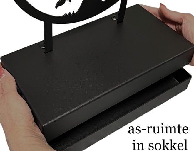 Urn-met-aslade-handgemaakt