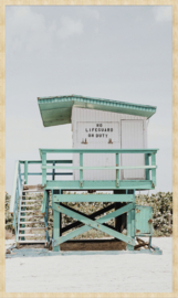 schilderij Forex met blanke lijst | 70x118cm | Summer Time 013 | een blauwe strandwachters hut