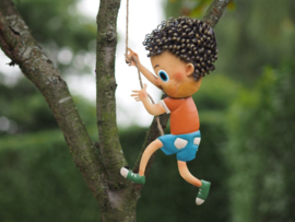 Beeld metaal - Tuinbeeld - beeld jongen klimmend - 32 cm hoog
