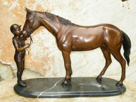 Tuinbeeld - bronzen beeld - Meisje met paard op marmer voet - Bronzartes - 37 cm hoog