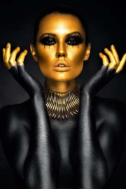 80 x 120 cm - Glasschilderij - schilderij - vrouwelijk model - bodypaint zwart en goud - foto print op glas