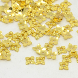 C320- ca. 100 stuks metalen kralenkapjes 6x6mm goudkleur