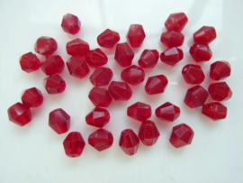 P.102- 30 stuks bicone geslepen glaskralen 6x5mm donker rood transparant