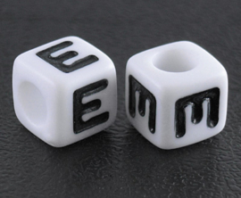 losse letters E als aanvulling voor letterkralen wit 7x7mm - per 20 stuks