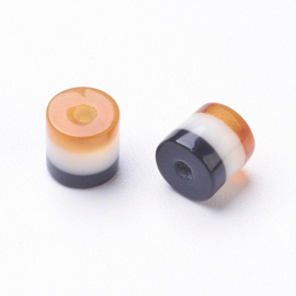 C34- ca. 90 stuks resin kralen 5x5mm zwart/wit/bruin