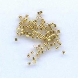 CE430600/0002- 100 stuks tube knijpkralen 1.5mm goudkleur