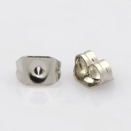 ca. 100 stuks poussets / schuifjes voor oorhaakjes en oorstekers 6x4.5mm zilverkleur