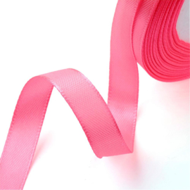 rol met 22.86 meter satijnlint van 6mm breed zuurstok roze - super aanbieding!