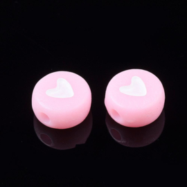 30 stuks letterkralen hartjes roze/wit - als aanvulling voor letterkralen 7x4mm