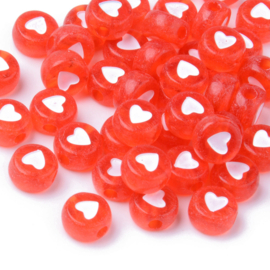 30 stuks letterkralen hartjes rood met witte hartjes 7x4mm