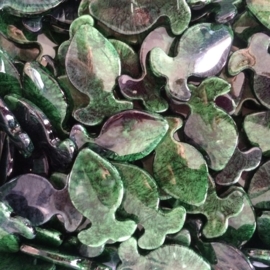 C03- 5 stuks imitation gemstone kunststof kralen vis 34x21x5mm groen