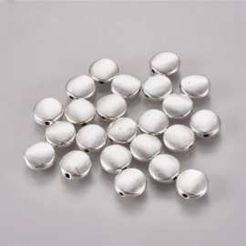 C15- 10 stuks metalen kralen 9x4mm zilverkleur