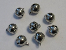 801401/4204- 8 stuks sieraden belletjes 12mm zilverkleur