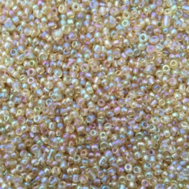 R25- 20gram glazen rocailles 2mm licht oranje olie