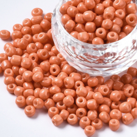 R57- 20gram (180st) glazen baking painted rocailles 4-5mm coral