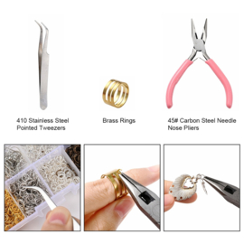 assortiment accessoires in een opbergdoosje - oorhaakjes-ringetjes-tangetje-pincet-tool