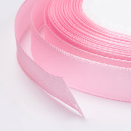 rol met 22.86 meter satijnlint van 12mm breed babyroze - super aanbieding!