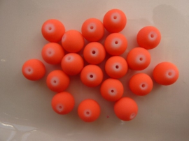 P.75- 20 stuks glaskralen van 10mm neon/fluor roze/oranje rubberized