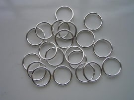20 stuks  enkele ringetjes van 15mm zilverkleur