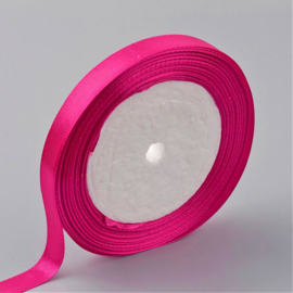 rol met 22.86 meter satijnlint van 10mm breed fuchsia - super aanbieding!