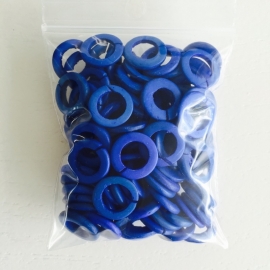 ruim 100 stuks houten ringetjes 13x2mm blauw