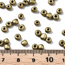 R07- 20gram (180st) glazen baking painted rocailles 4-5mm olive