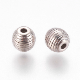 C113- 15 stuks zwaar metalen kralen 6mm zilverkleur