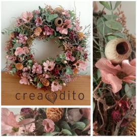 Zijde krans met bloemen Dinsdagavond 27 Mei