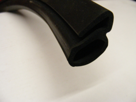 Cabine Deur  Rubber.  1967-72