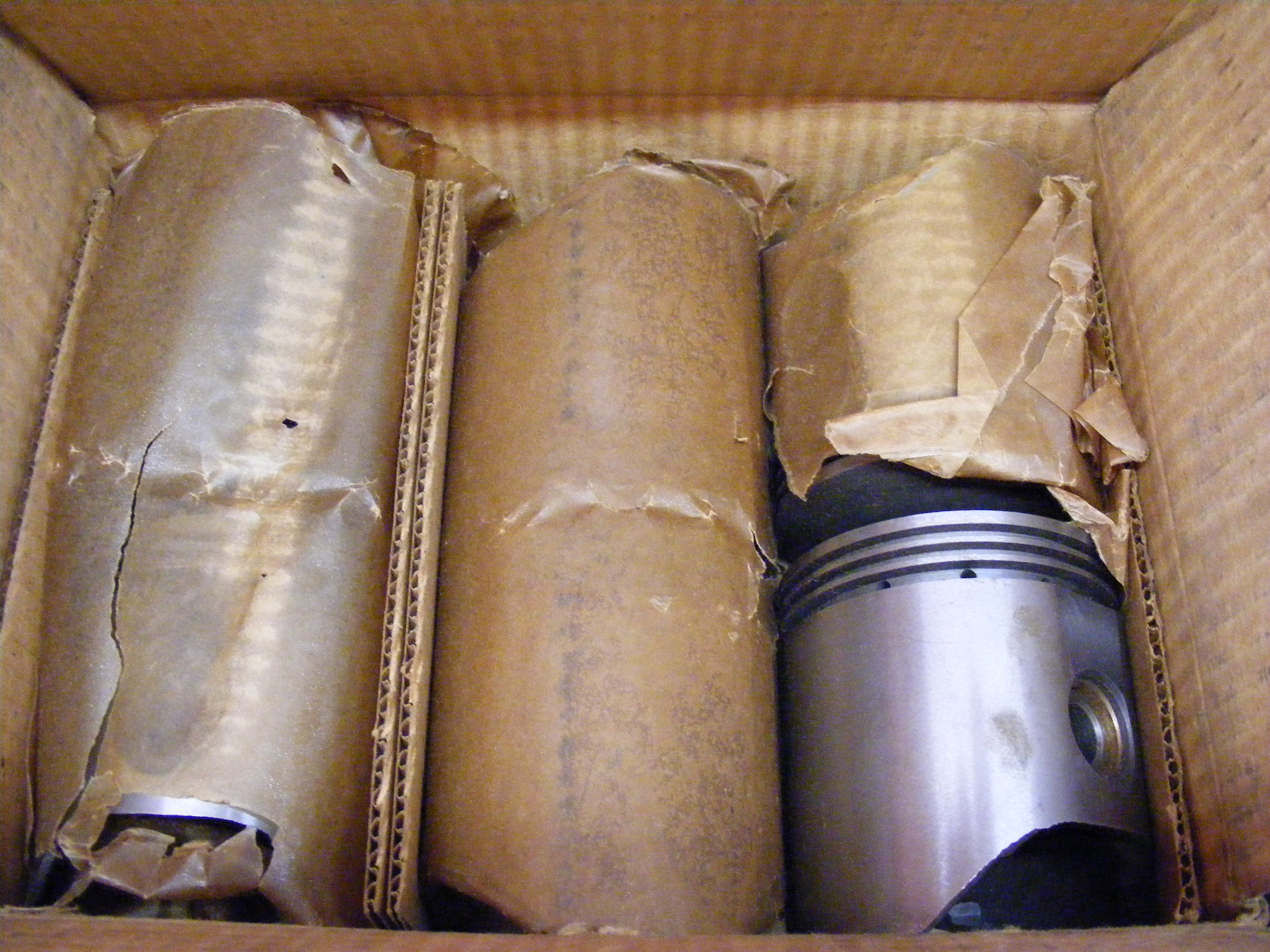 Set of 6 pistons .040  over with rings   216 Ci