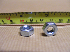 Moer  1/4"-20  UNC