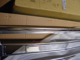 Gril Chroom  Chevrolet  1969-70  ***   kleine  Schade