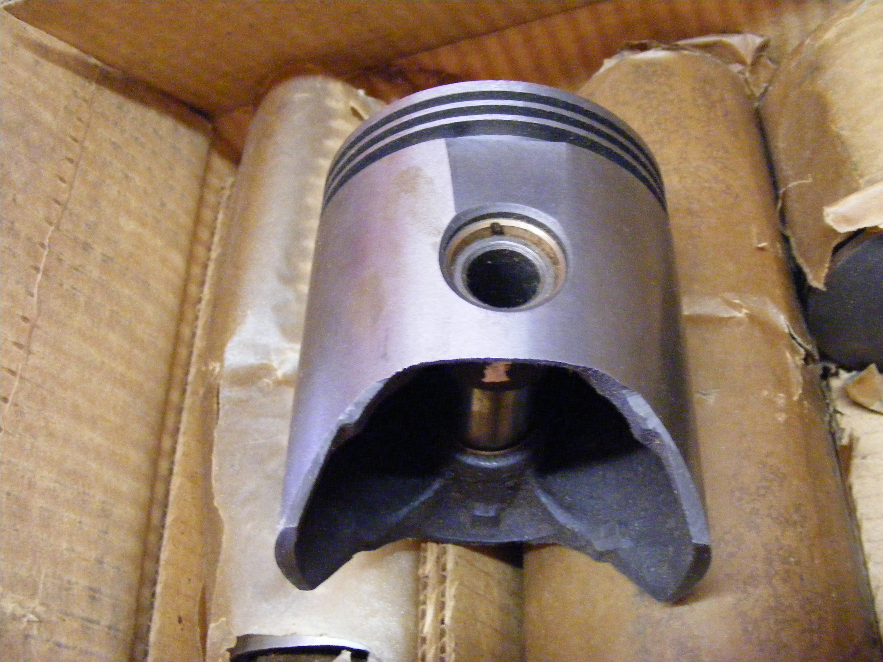Set of 6 pistons .040  over with rings   216 Ci