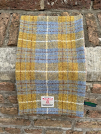 Harris Tweed Sjaal Mosterd met Lavendelblauwe ruit en bloemetjesvoering