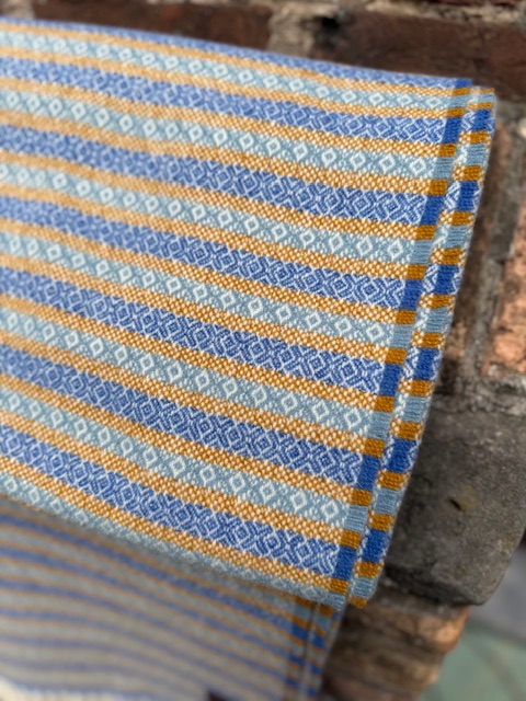 9. Fair Isle deken Hemelsblauw/Lichtblauw en Mosterd