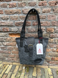 Thistlebag "Olive" in Zwarte Visgraat stof van Harris Tweed