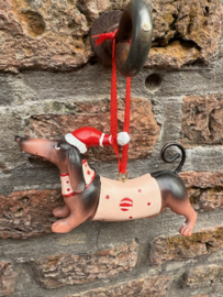 Bruine Hangende Kerst teckel met muts